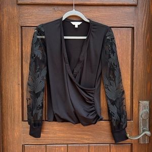 🔹3 for $20🔹 Sheer Aplique Sleeve Top